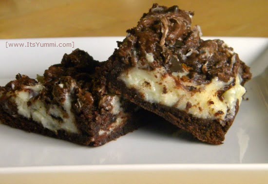 mint cheesecake swirl brownies from ItsYummi.com