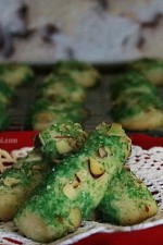 Finnish Almond Logs from ItsYummi