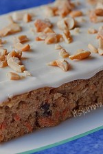 Cashew Carrot Cake w Cream Cheese Frosting from ItsYummi.com #HealthyDesserts #LowCarb