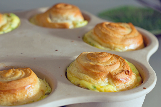 Portable breakfast! Dubliner Quiche Crescent Cups from ItsYummi.com #breakfast #quiche