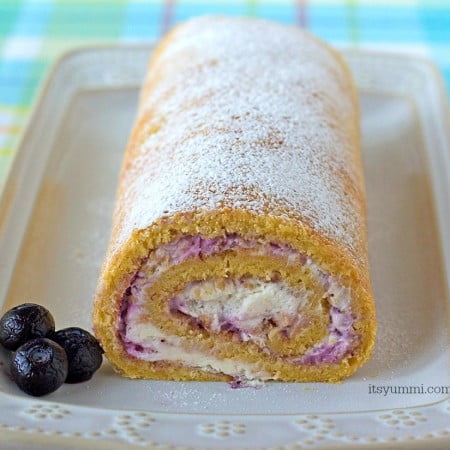 Blueberries 'n Cream Roll Cake from ItsYummi.com