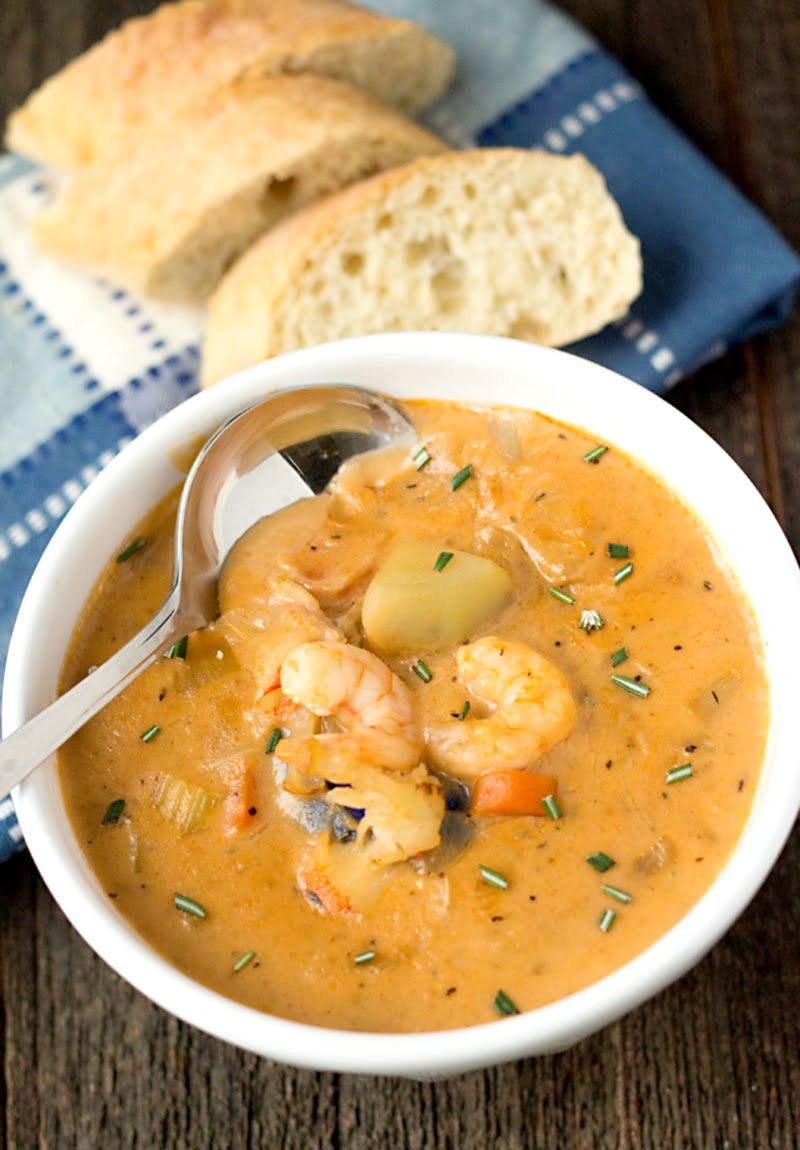 Creamy Seafood Chowder {w/ Homemade Seafood Stock} ⋆ Its Yummi