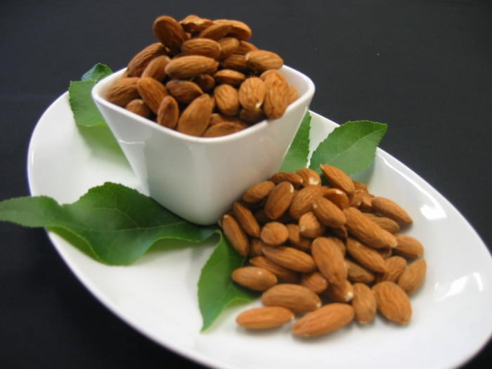 Healthy Almond Recipes and Almond Facts - on ItsYummi.com