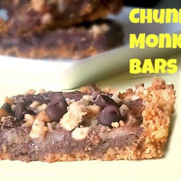 Chunky Monkey Cereal Bars Recipe - These delicious dessert bars are loaded with chocolate, bananas and cashews, baked onto a peanut butter cereal crust. SO flippin' good!