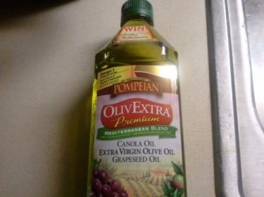 Pompeian OlivExtra Premium Mediterranean Blend Oil Pompeian Mediterranean blend olive oil.