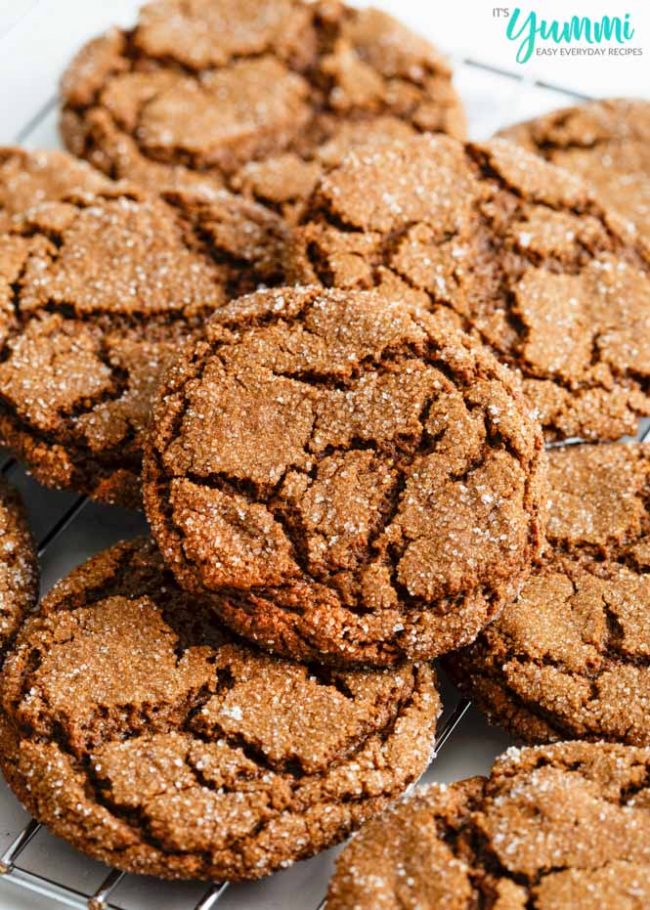 Molasses Crinkle Cookies Easy Recipes by Its Yummi