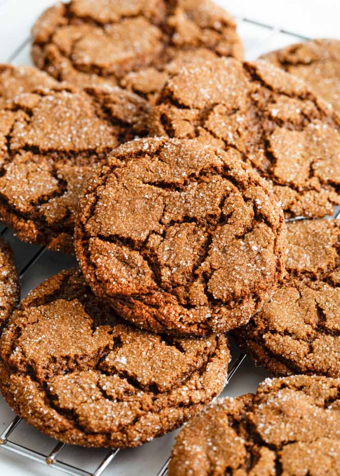 Molasses Crinkle Cookies