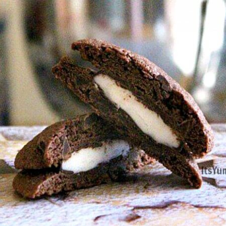 Chocolate Peppermint Patty Cookies - itsyummi.com