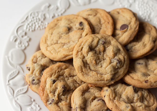 Boos Best Chocolate Chip Cookies from ItsYummi.com #recipe #cookies #chocolate