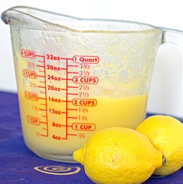 Microwave Lemon Curd - Make this quick and easy dessert in the microwave, in just 5 minutes! Get the recipe from itsyummi.com