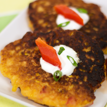 Roasted Red Pepper Cheesy Corn Cakes from ItsYummi.com