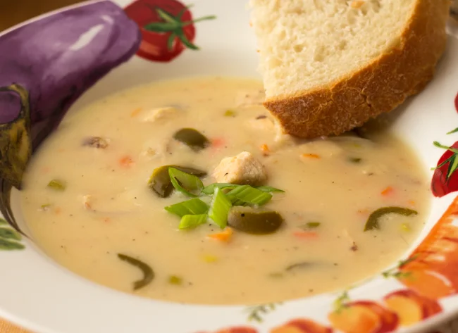 Slow Cooker Jalapeno Chicken Beer Cheese Soup Recipe from ItsYummi.com - This zesty soup will warm you up on the coldest of days!