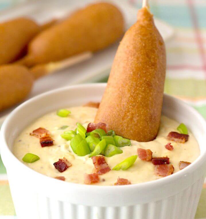 Warm bacon cheddar dip will be the hit of your game day parties! Takes just 5 minutes to make this snack dip. - Recipe on itsyummi.com