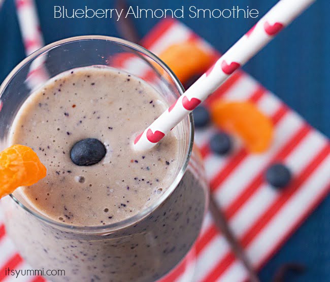 Blueberry Almond Smoothie from ItsYummi NO ADDED SUGAR, and SO delicious!