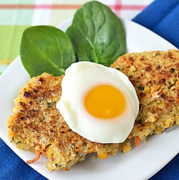 Healthy Recipe ~ Quinoa Chickpea Patties - Full of protein, fiber, and flavor! They're perfect for Meatless Monday. 3 Weight Watchers points per patty! Vegetarian, gluten free, and dairy free. #sidedish #vegetarian #weightwatchers