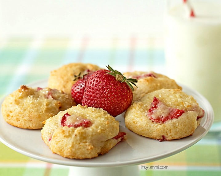 Strawberry yogurt cookies are soft, chewy, yogurt-based cookies. They're a healthier sweet treat that is low in fat and calories, but high in flavor and great taste! | ItsYummi.com