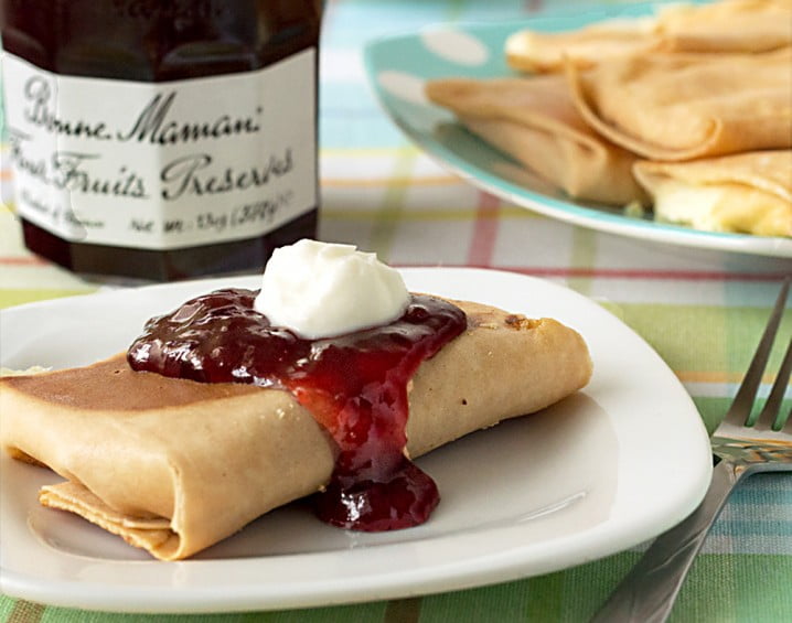 Cheese Blintzes with Mixed Berries #recipe from ItsYummi.com for #Brunchweek