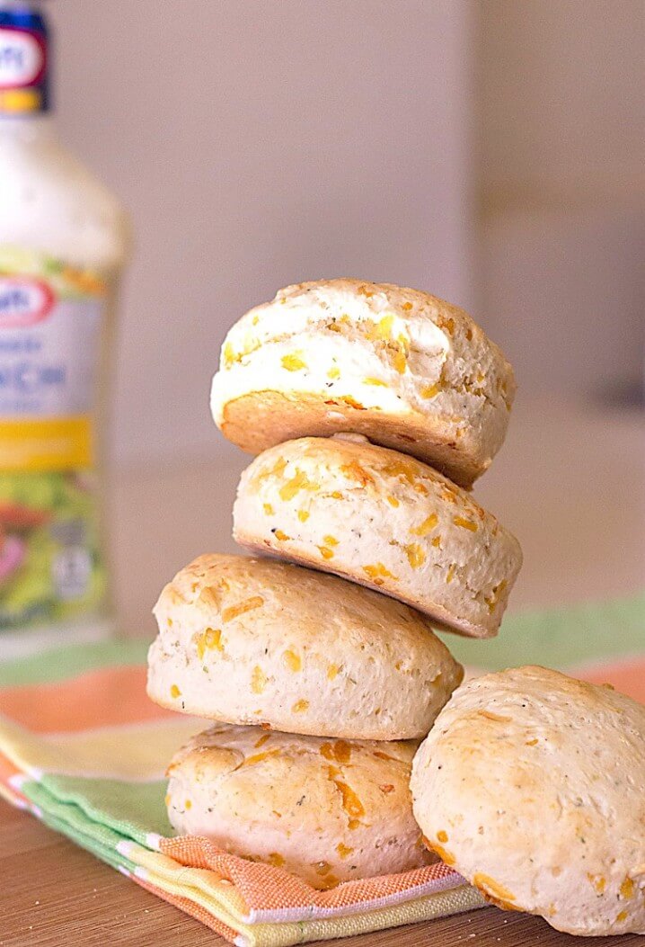Easy to make, these cheesy ranch biscuits are a great addition to any weeknight dinner. They're perfect for special holidays like Easter and Thanksgiving, too! Get the recipe from @itsyummi