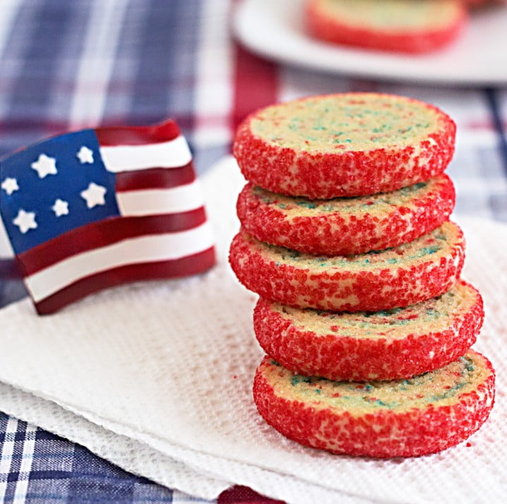 I love patriotic recipes like these! Pinwheel Cookies Recipe from @itsyummi