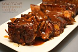 A slow cooker recipe for beer braised short ribs - These ribs fall off of the bone and you won't believe how good they are! - Get the recipe from @itsyummi