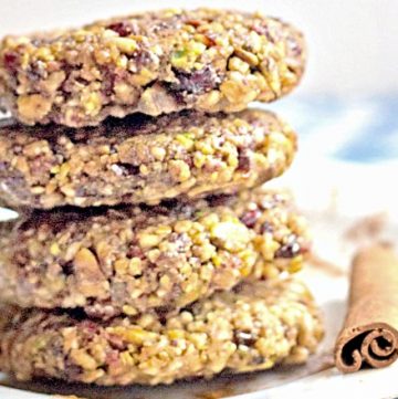 Pistachio Oat No Bake Cookies from @itsyummi - The perfect little healthy lunch box treat! They're loaded with healthy steel cut oats, fiber, nuts, dried fruit, and a touch of cinnamon.