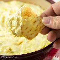 4 ingredient creamy, hot artichoke dip recipe - awesome game day food or appetizer! #MustHaveMayo #ad