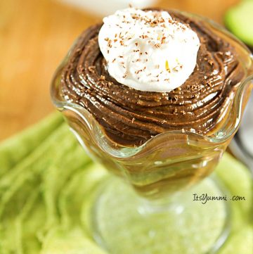 Vegan Chocolate Avocado Mousse Recipe - this healthy dessert was created in partnership with Hass Avocados from Mexico