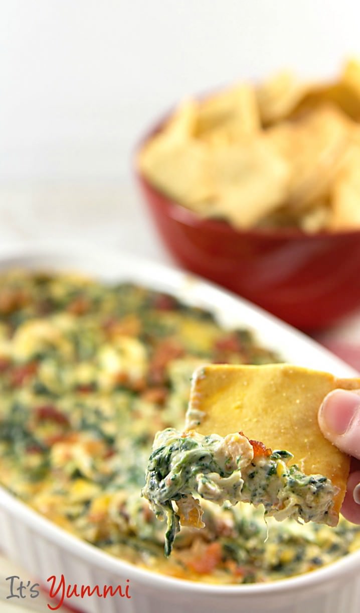 WARM CHEESY SPINACH DIP WITH BACON - This is the best spinach dip recipe I've ever made! Probably because it's lower in fat and low carb, too! - from ItsYummi.com