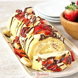 Skinny Banana Split Cake Roll: This is one of the lightened up cake recipes that I've fallen in love with. Just 168 calories and 4 grams of fat per slice!