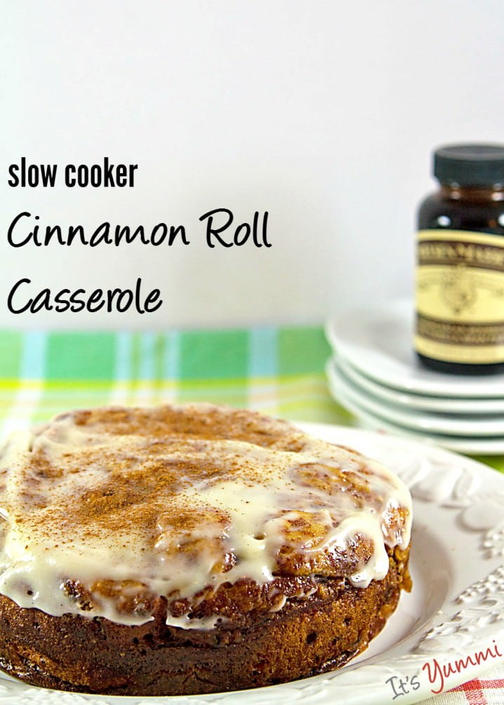 Easy Slow Cooker Cinnamon Roll Casserole recipe - get it from @itsyummi