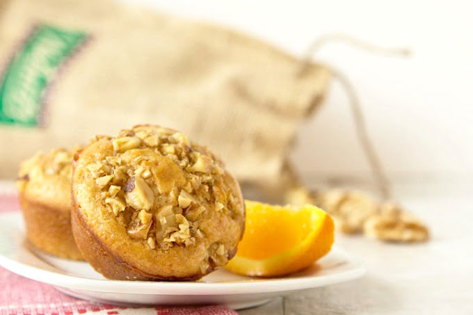 Recipe for Pancake Muffins with Brown Butter Glazed Walnuts - Fluffy pancakes with no flipping involved! Perfect for breakfast on the go, too. Recipe on ItsYummi.com for #brunchweek