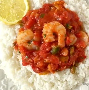Quick and Easy Shrimp Creole: A southern Louisiana classic dinner recipe, made in less than 30 minutes! Get the recipe from @itsyummi