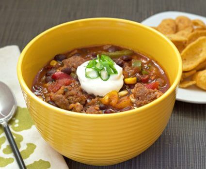Sweet and Spicy Bratwurst Chili | ItsYummi.com