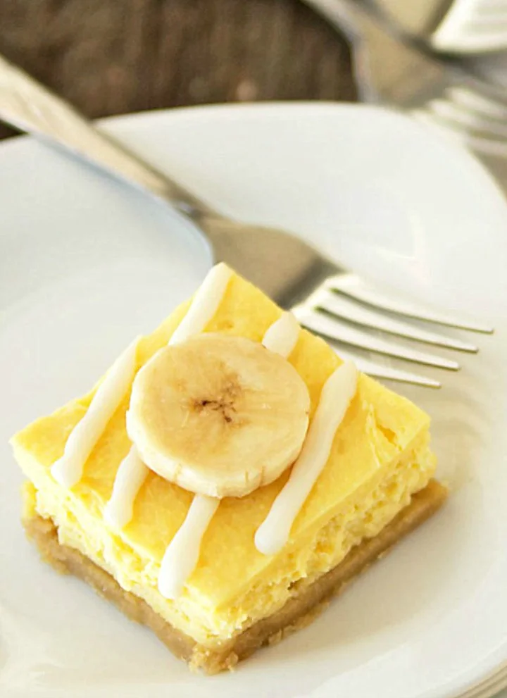 banana cheesecake bar dessert on a plate