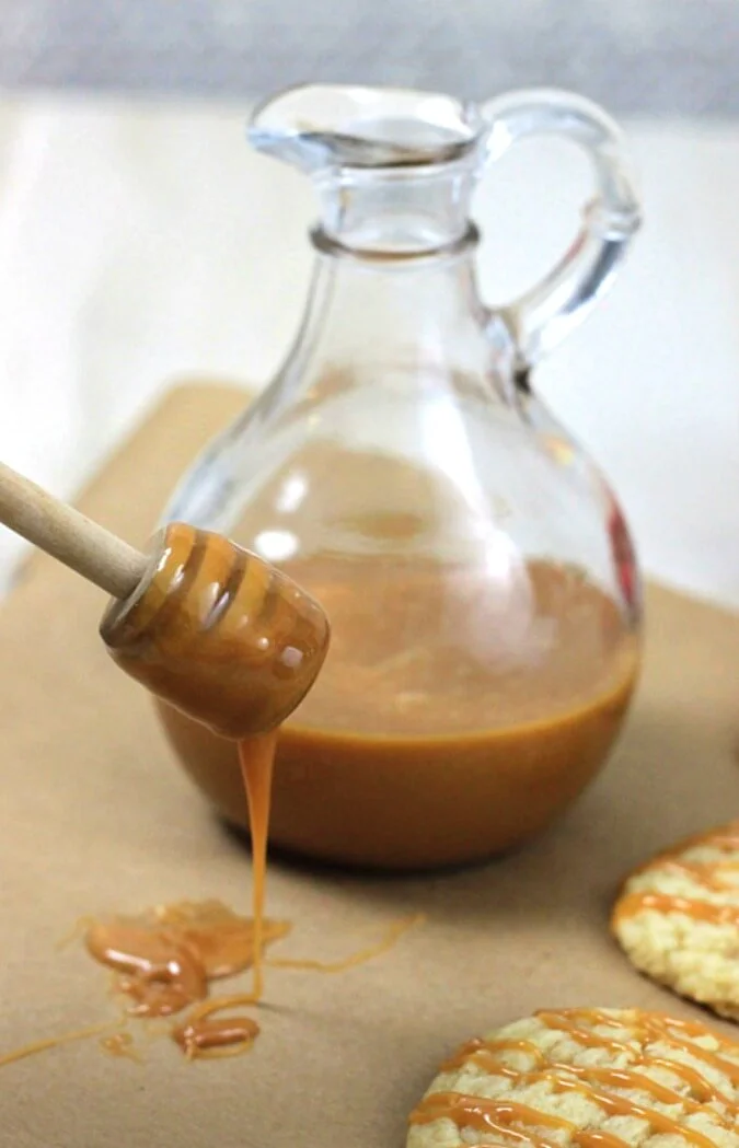 Microwave caramel sauce is the quickest way to have rich, homemade caramel sauce. No candy thermometer is needed to make this easy caramel sauce recipe, because it cooks in a microwave! #desserts