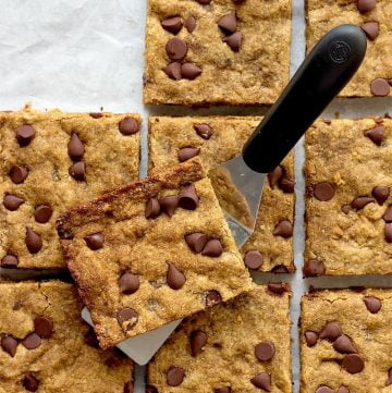 Low Carb Brown Butter Blondies - a healthier dessert made with browned butter, almond flour, and Erythritol