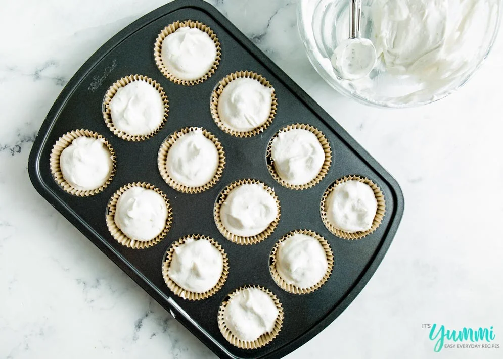 how long do you bake angel food cupcakes