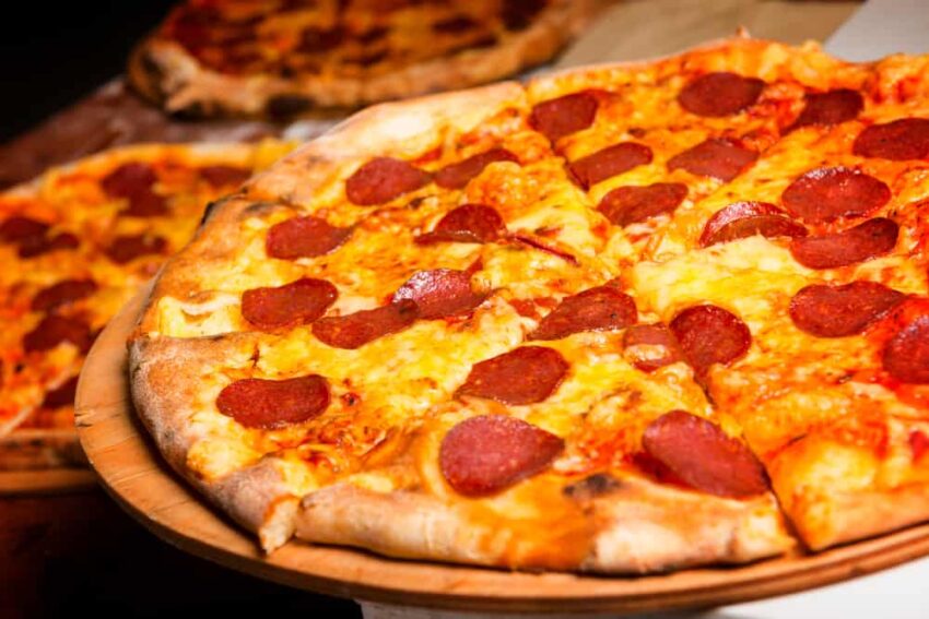 Casey’s Pizza Menu Prices (Updated September 2023) Its Yummi