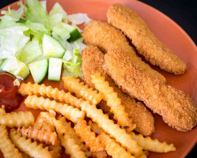 Raising Cane's Catering Prices & Complete Menu of 2024 [Popular Chicken